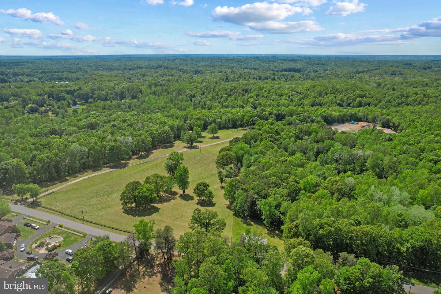 41 WOOD LANDING RD, FREDERICKSBURG, Virginia 22405, 4 Bedrooms Bedrooms, 12 Rooms Rooms,2 BathroomsBathrooms,Residential,For sale,41 WOOD LANDING RD,VAST2037998 MLS # VAST2037998