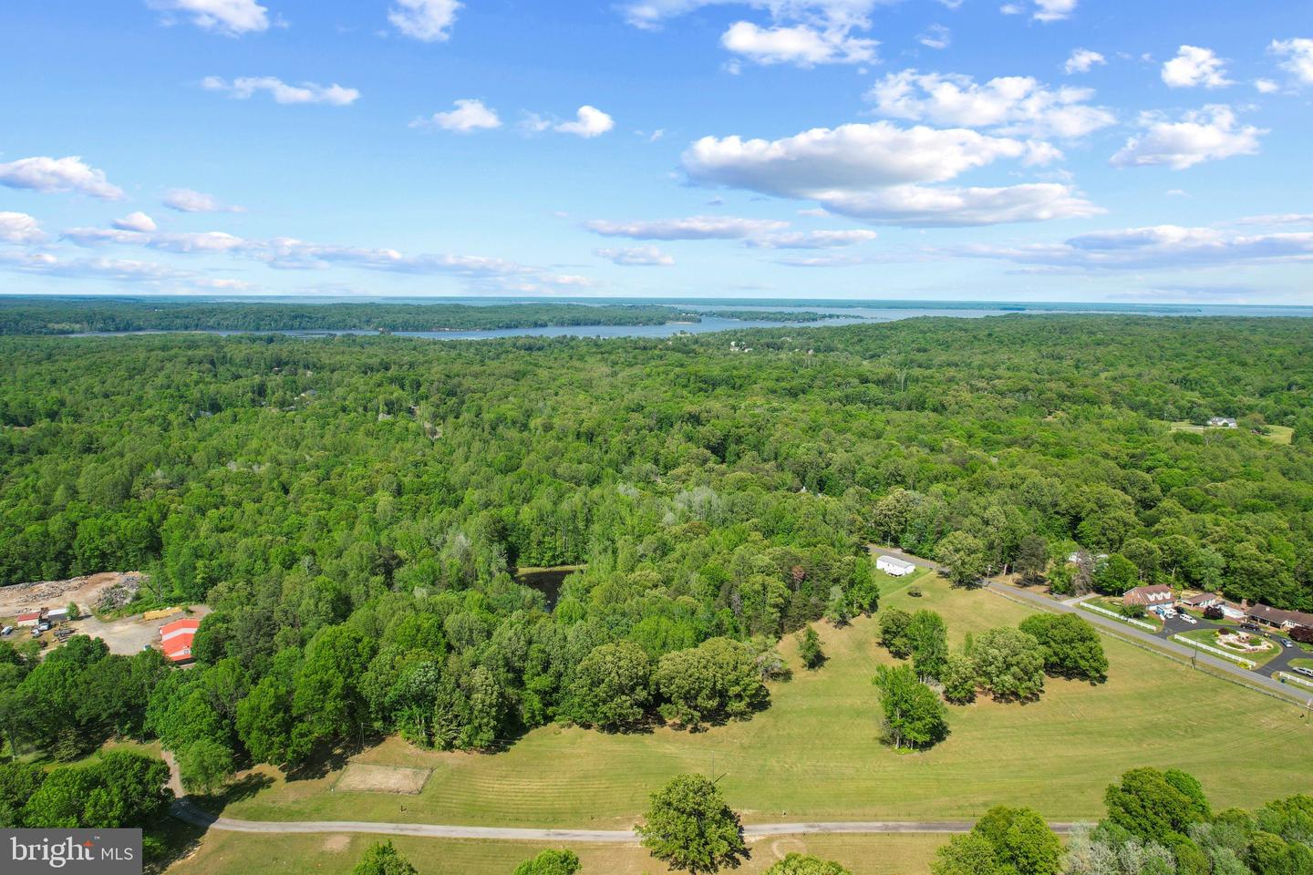 41 WOOD LANDING RD, FREDERICKSBURG, Virginia 22405, 4 Bedrooms Bedrooms, 12 Rooms Rooms,2 BathroomsBathrooms,Residential,For sale,41 WOOD LANDING RD,VAST2037998 MLS # VAST2037998
