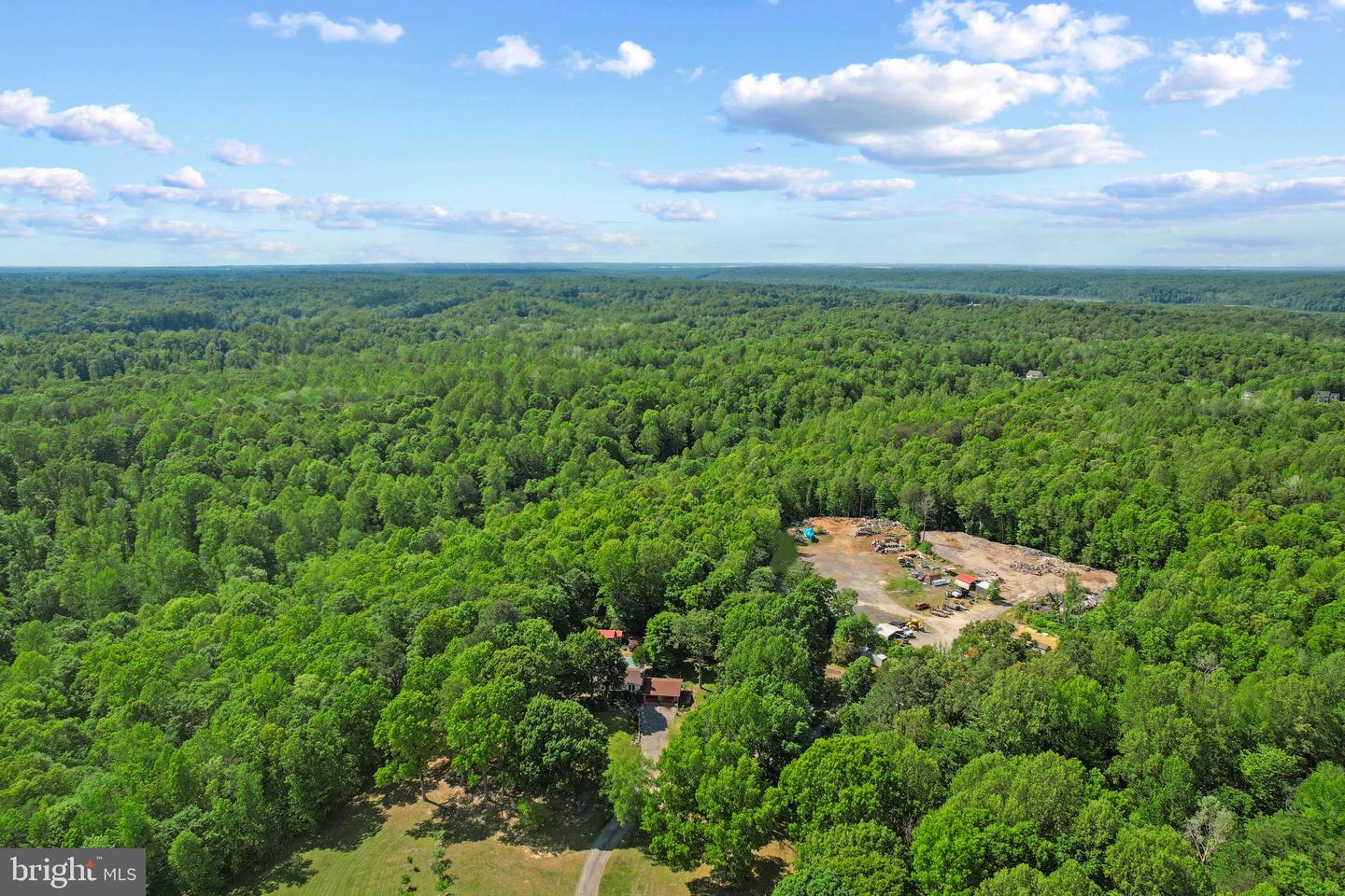 41 WOOD LANDING RD, FREDERICKSBURG, Virginia 22405, 4 Bedrooms Bedrooms, 12 Rooms Rooms,2 BathroomsBathrooms,Residential,For sale,41 WOOD LANDING RD,VAST2037998 MLS # VAST2037998