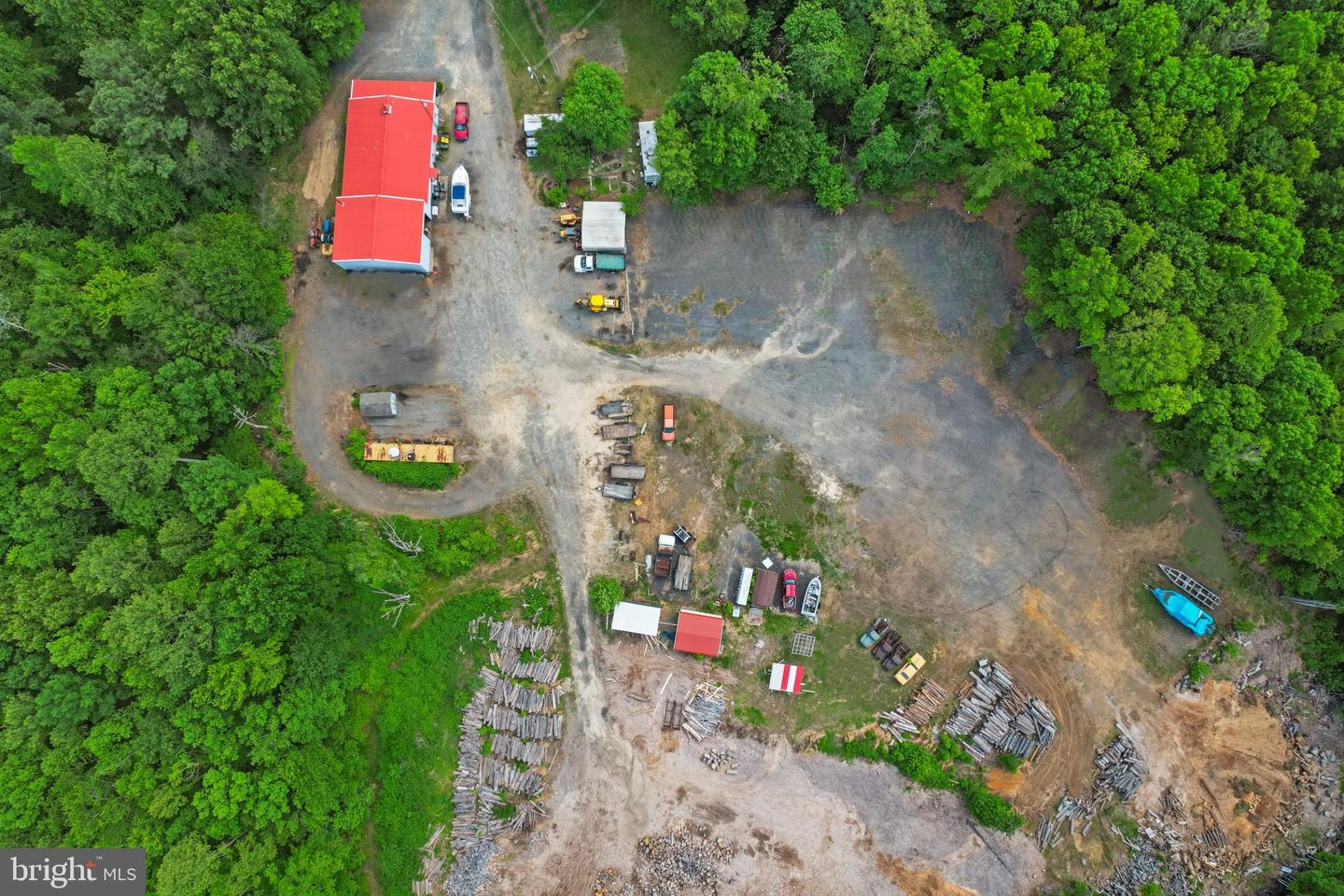 41 WOOD LANDING RD, FREDERICKSBURG, Virginia 22405, 4 Bedrooms Bedrooms, 12 Rooms Rooms,2 BathroomsBathrooms,Residential,For sale,41 WOOD LANDING RD,VAST2037998 MLS # VAST2037998