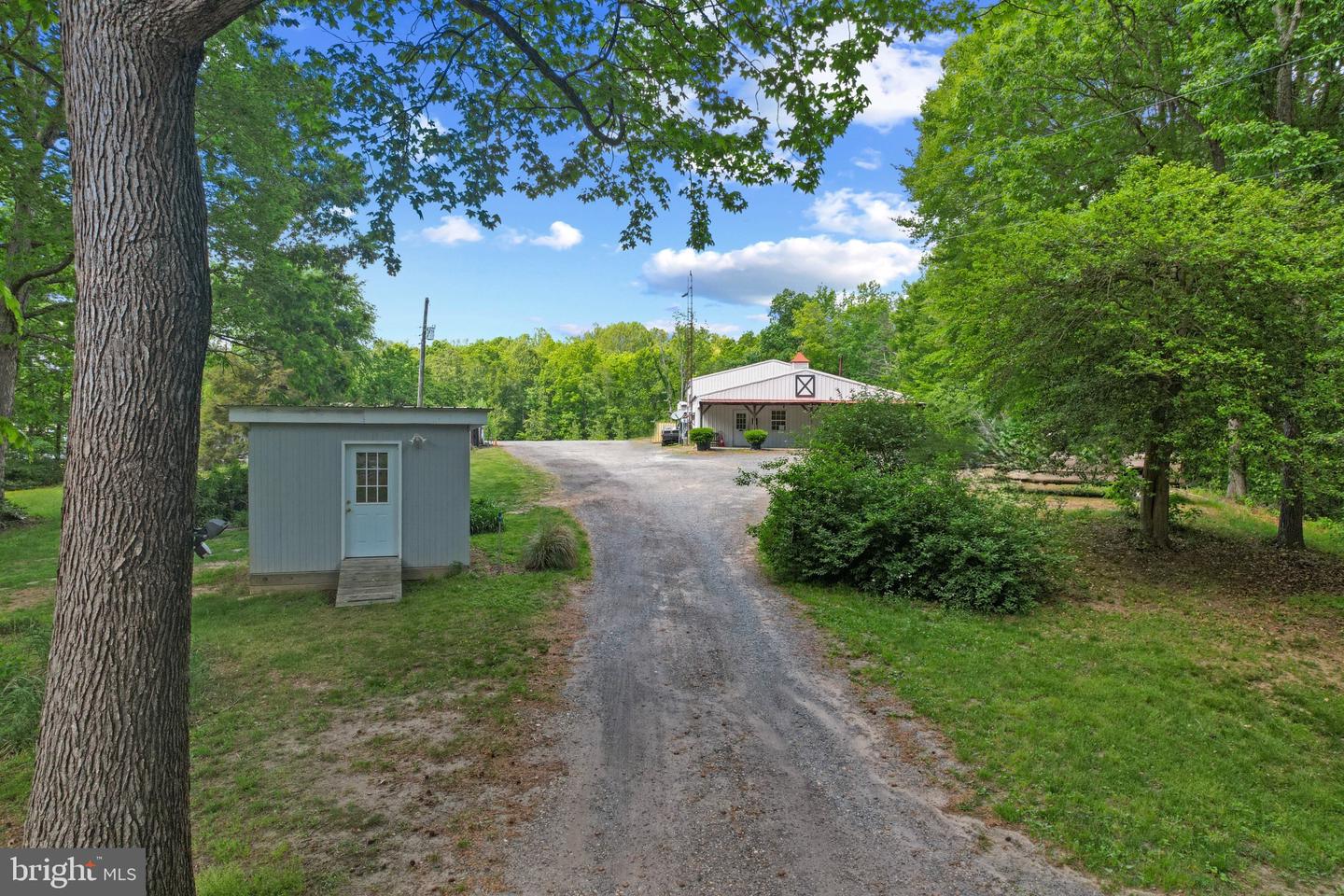 41 WOOD LANDING RD, FREDERICKSBURG, Virginia 22405, 4 Bedrooms Bedrooms, 12 Rooms Rooms,2 BathroomsBathrooms,Residential,For sale,41 WOOD LANDING RD,VAST2037998 MLS # VAST2037998