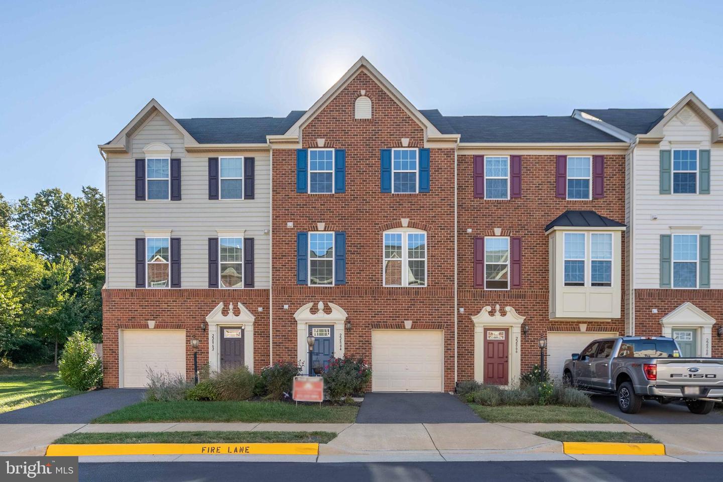 22864 CHESTNUT OAK TER, STERLING, Virginia 20166, 3 Bedrooms Bedrooms, ,2 BathroomsBathrooms,Residential,For sale,22864 CHESTNUT OAK TER,VALO2094368 MLS # VALO2094368