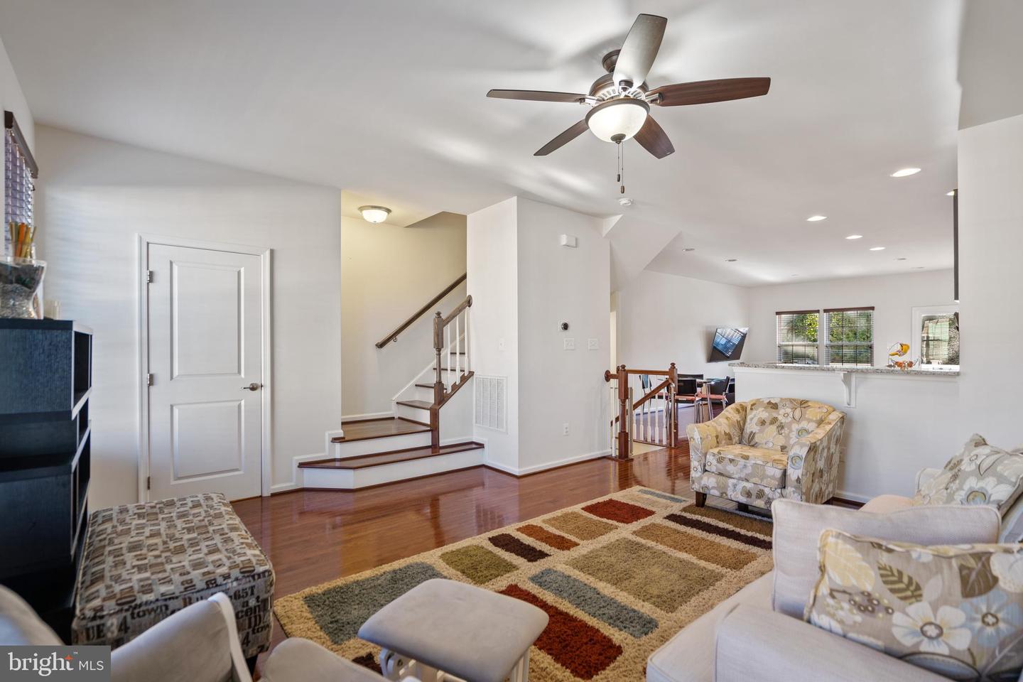 22864 CHESTNUT OAK TER, STERLING, Virginia 20166, 3 Bedrooms Bedrooms, ,2 BathroomsBathrooms,Residential,For sale,22864 CHESTNUT OAK TER,VALO2094368 MLS # VALO2094368