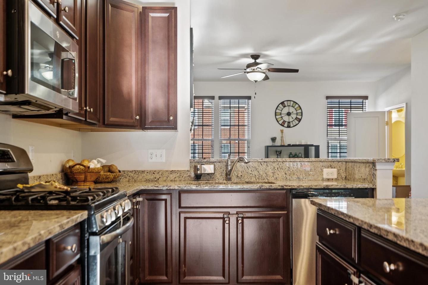 22864 CHESTNUT OAK TER, STERLING, Virginia 20166, 3 Bedrooms Bedrooms, ,2 BathroomsBathrooms,Residential,For sale,22864 CHESTNUT OAK TER,VALO2094368 MLS # VALO2094368
