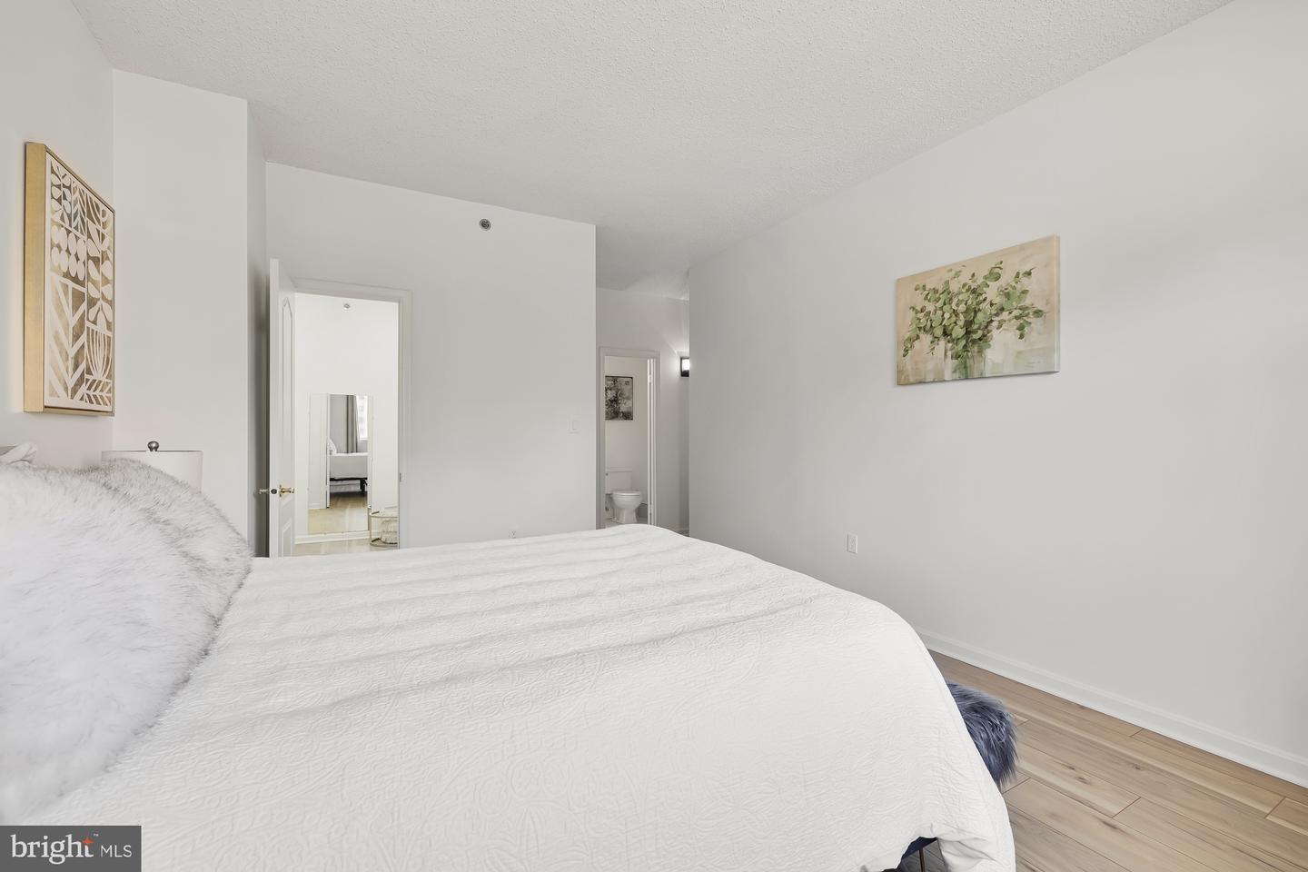 1211 S EADS ST #604, ARLINGTON, Virginia 22202, 2 Bedrooms Bedrooms, ,2 BathroomsBathrooms,Residential,For sale,1211 S EADS ST #604,VAAR2056308 MLS # VAAR2056308