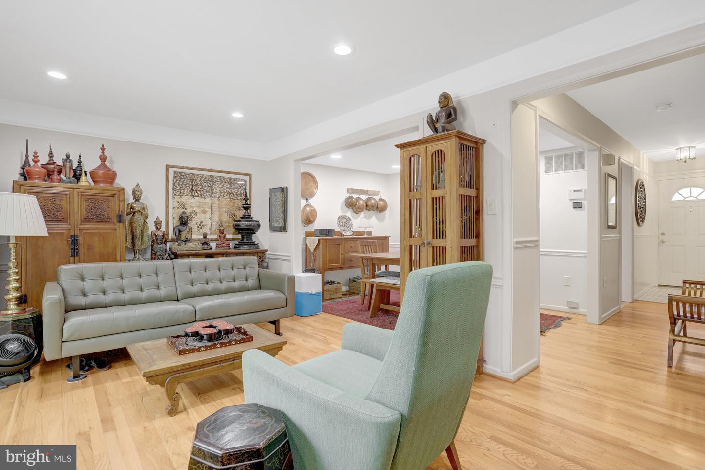 1002 ELLISON SQ, FALLS CHURCH, Virginia 22046, 3 Bedrooms Bedrooms, ,2 BathroomsBathrooms,Residential,For sale,1002 ELLISON SQ,VAFA2002926 MLS # VAFA2002926