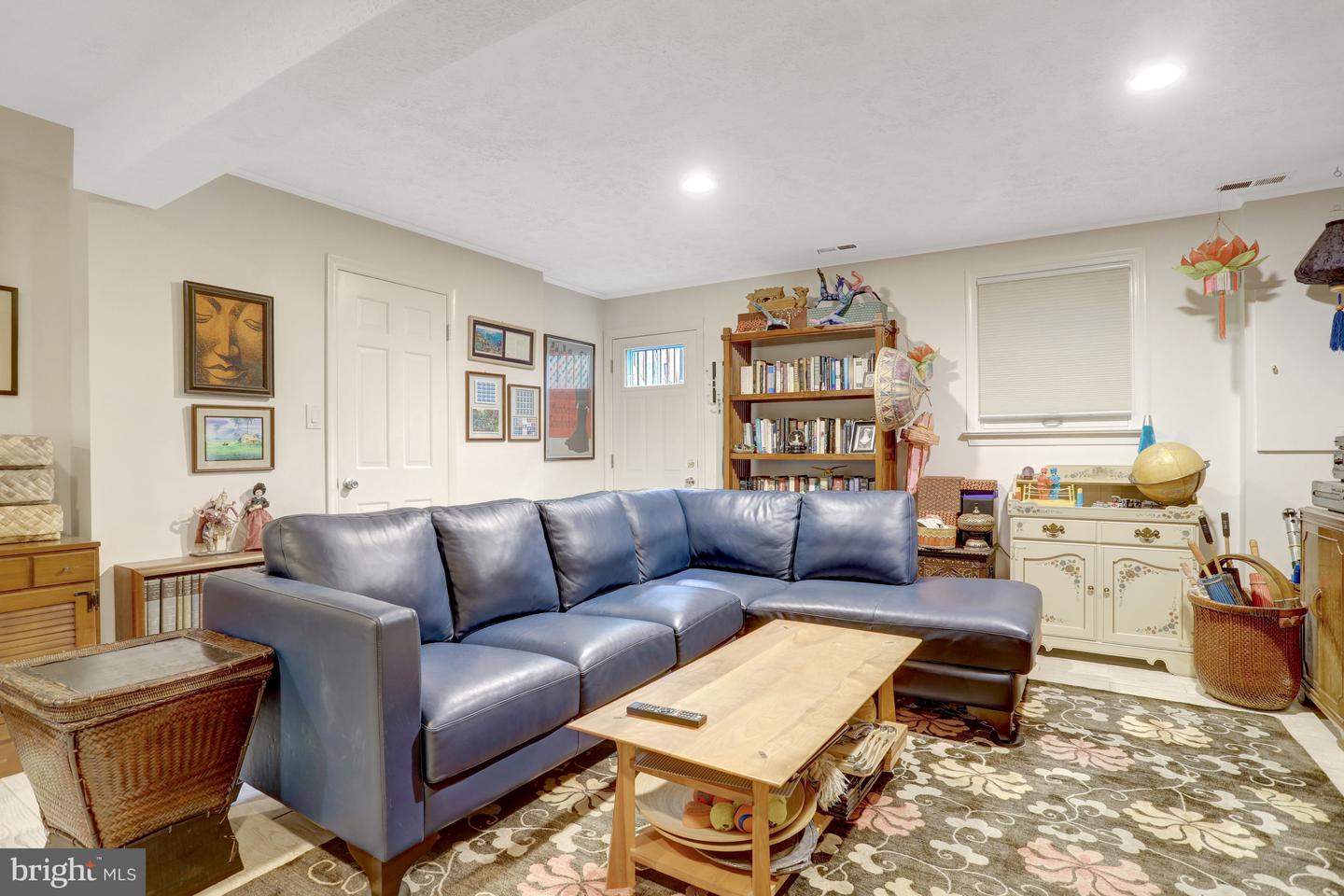 1002 ELLISON SQ, FALLS CHURCH, Virginia 22046, 3 Bedrooms Bedrooms, ,2 BathroomsBathrooms,Residential,For sale,1002 ELLISON SQ,VAFA2002926 MLS # VAFA2002926