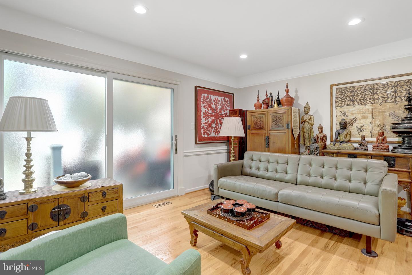 1002 ELLISON SQ, FALLS CHURCH, Virginia 22046, 3 Bedrooms Bedrooms, ,2 BathroomsBathrooms,Residential,For sale,1002 ELLISON SQ,VAFA2002926 MLS # VAFA2002926