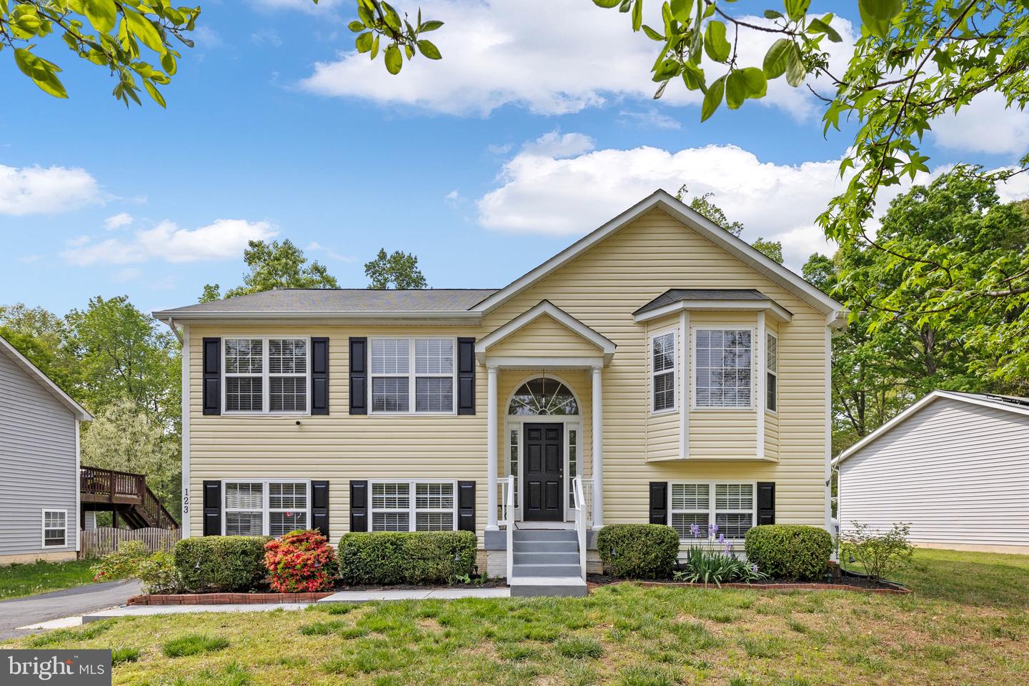 123 YORKTOWN DR, RUTHER GLEN, Virginia 22546, 4 Bedrooms Bedrooms, 7 Rooms Rooms,3 BathroomsBathrooms,Residential,For sale,123 YORKTOWN DR,VACV2008030 MLS # VACV2008030