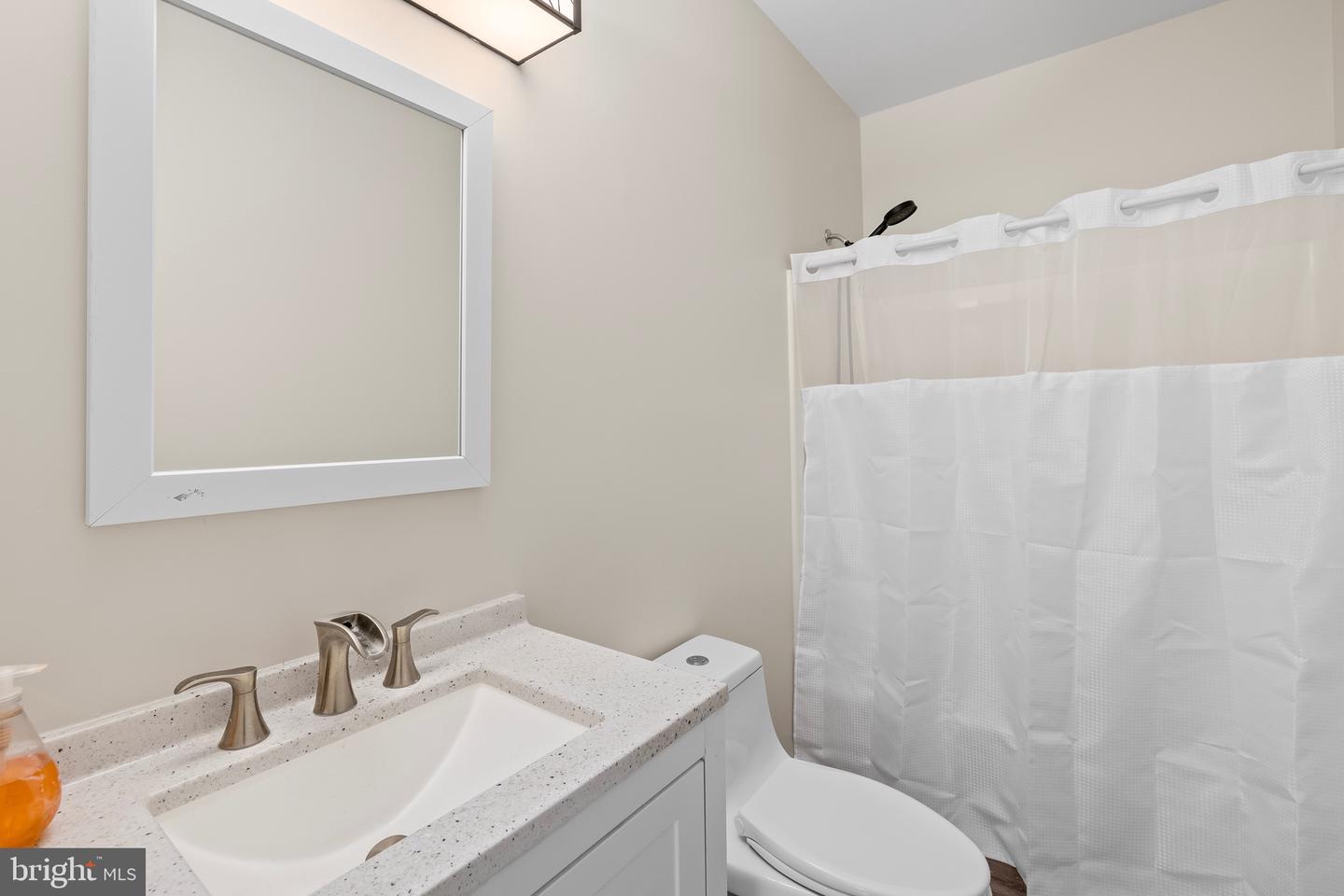 123 YORKTOWN DR, RUTHER GLEN, Virginia 22546, 4 Bedrooms Bedrooms, 7 Rooms Rooms,3 BathroomsBathrooms,Residential,For sale,123 YORKTOWN DR,VACV2008030 MLS # VACV2008030