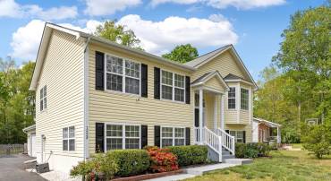 123 YORKTOWN DR, RUTHER GLEN, Virginia 22546, 4 Bedrooms Bedrooms, 7 Rooms Rooms,3 BathroomsBathrooms,Residential,For sale,123 YORKTOWN DR,VACV2008030 MLS # VACV2008030