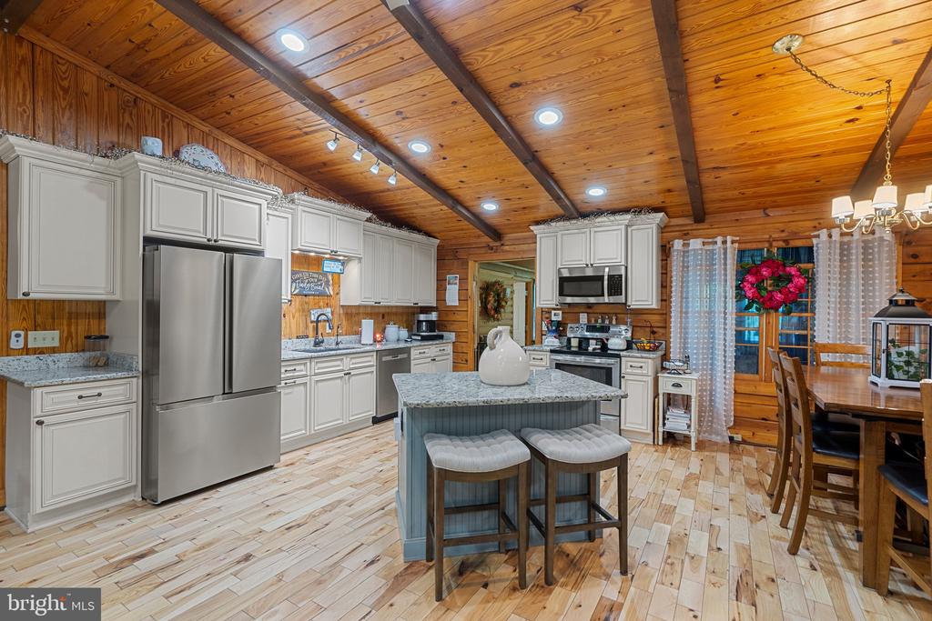 4162 PINEWOOD LN, JEFFERSONTON, Virginia 22724, 5 Bedrooms Bedrooms, ,4 BathroomsBathrooms,Residential,4162 PINEWOOD LN,VACU2010550 MLS # VACU2010550