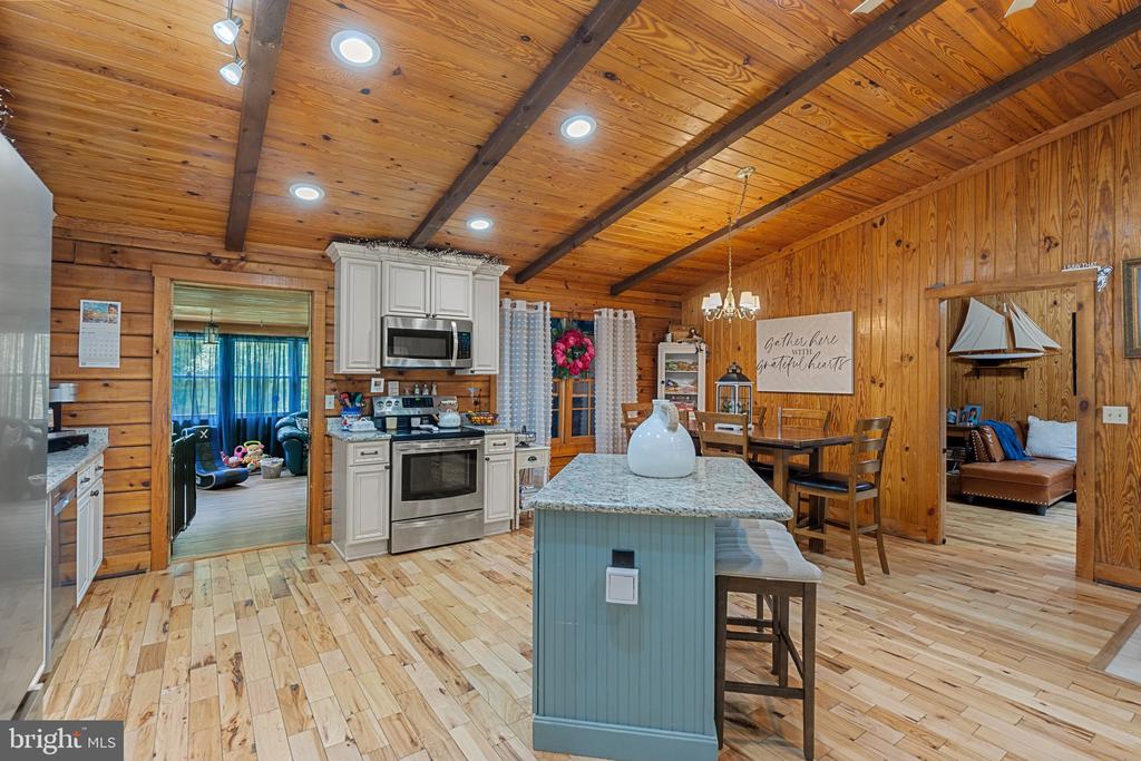 4162 PINEWOOD LN, JEFFERSONTON, Virginia 22724, 5 Bedrooms Bedrooms, ,4 BathroomsBathrooms,Residential,4162 PINEWOOD LN,VACU2010550 MLS # VACU2010550