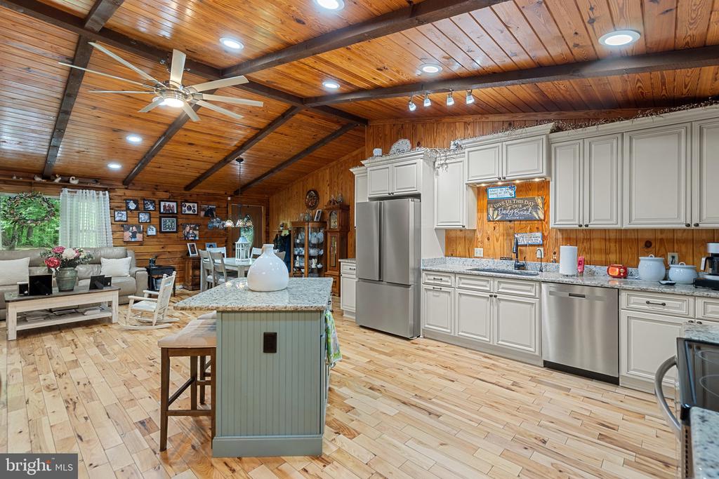 4162 PINEWOOD LN, JEFFERSONTON, Virginia 22724, 5 Bedrooms Bedrooms, ,4 BathroomsBathrooms,Residential,4162 PINEWOOD LN,VACU2010550 MLS # VACU2010550