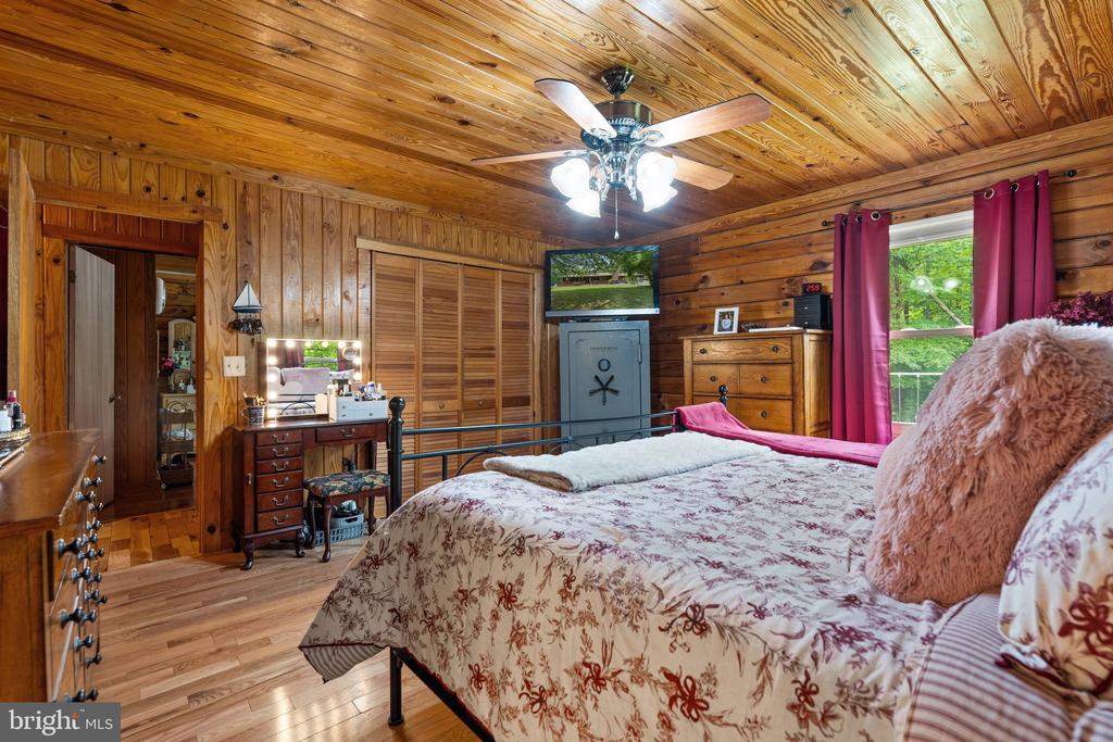 4162 PINEWOOD LN, JEFFERSONTON, Virginia 22724, 5 Bedrooms Bedrooms, ,4 BathroomsBathrooms,Residential,4162 PINEWOOD LN,VACU2010550 MLS # VACU2010550