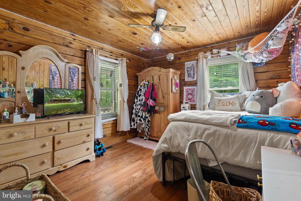 4162 PINEWOOD LN, JEFFERSONTON, Virginia 22724, 5 Bedrooms Bedrooms, ,4 BathroomsBathrooms,Residential,4162 PINEWOOD LN,VACU2010550 MLS # VACU2010550