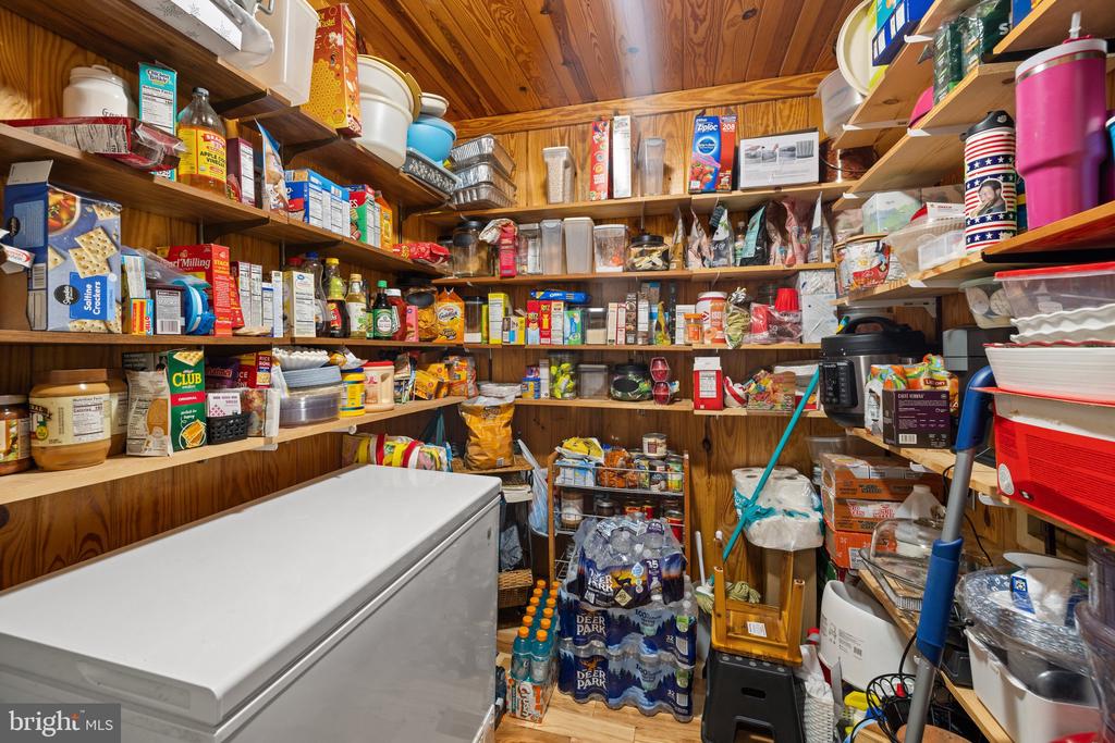 4162 PINEWOOD LN, JEFFERSONTON, Virginia 22724, 5 Bedrooms Bedrooms, ,4 BathroomsBathrooms,Residential,4162 PINEWOOD LN,VACU2010550 MLS # VACU2010550