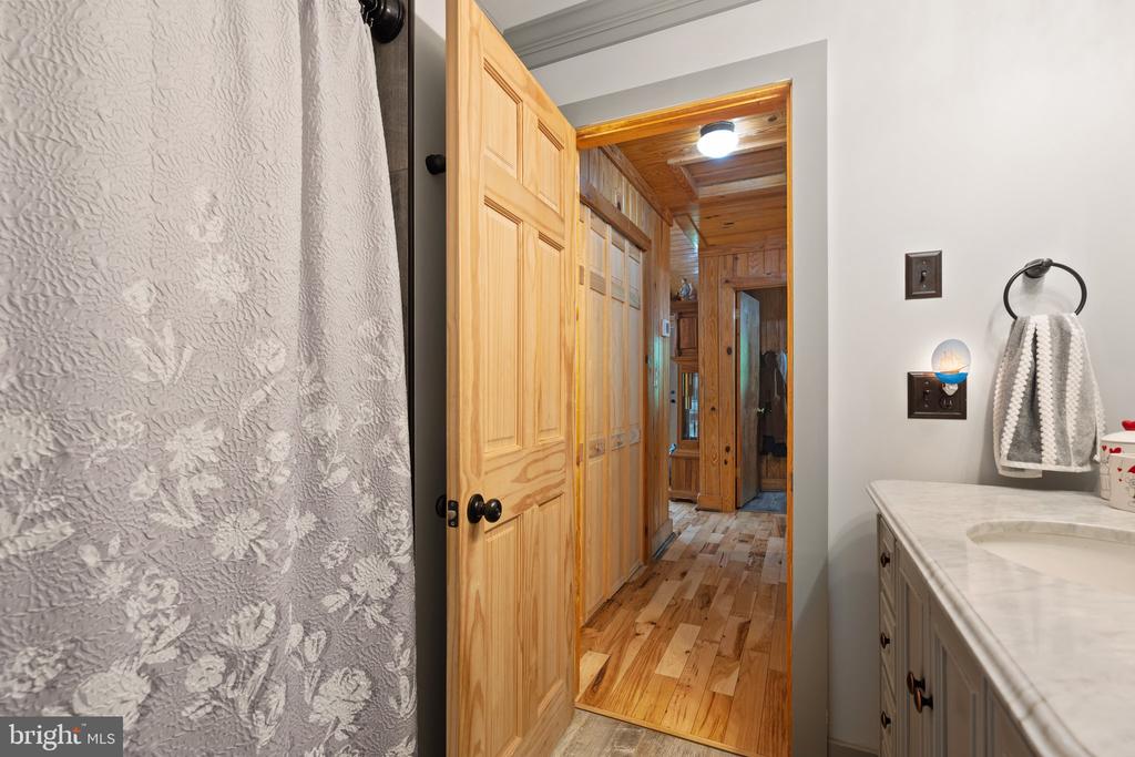 4162 PINEWOOD LN, JEFFERSONTON, Virginia 22724, 5 Bedrooms Bedrooms, ,4 BathroomsBathrooms,Residential,4162 PINEWOOD LN,VACU2010550 MLS # VACU2010550