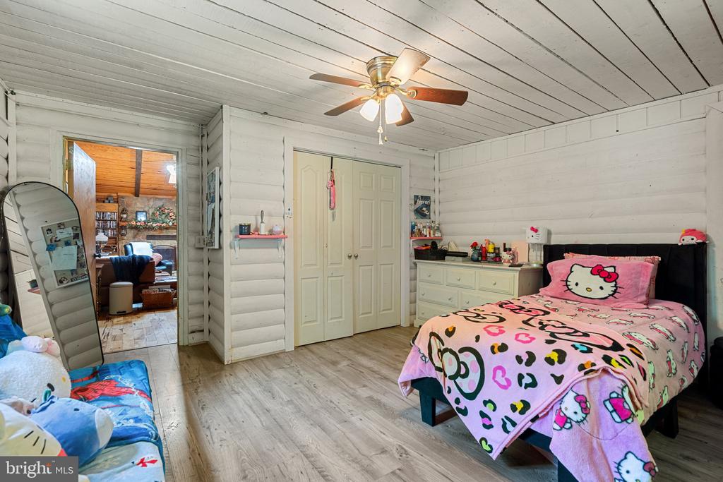 4162 PINEWOOD LN, JEFFERSONTON, Virginia 22724, 5 Bedrooms Bedrooms, ,4 BathroomsBathrooms,Residential,4162 PINEWOOD LN,VACU2010550 MLS # VACU2010550