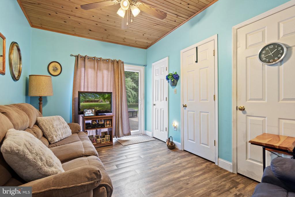 4162 PINEWOOD LN, JEFFERSONTON, Virginia 22724, 5 Bedrooms Bedrooms, ,4 BathroomsBathrooms,Residential,4162 PINEWOOD LN,VACU2010550 MLS # VACU2010550