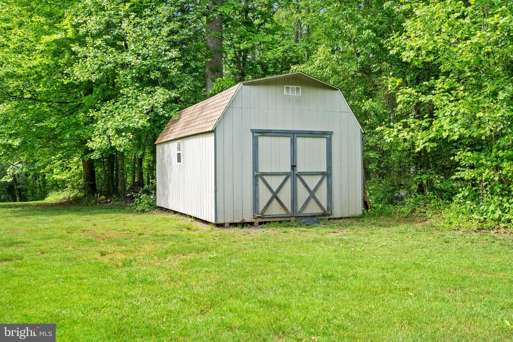 4162 PINEWOOD LN, JEFFERSONTON, Virginia 22724, 5 Bedrooms Bedrooms, ,4 BathroomsBathrooms,Residential,4162 PINEWOOD LN,VACU2010550 MLS # VACU2010550