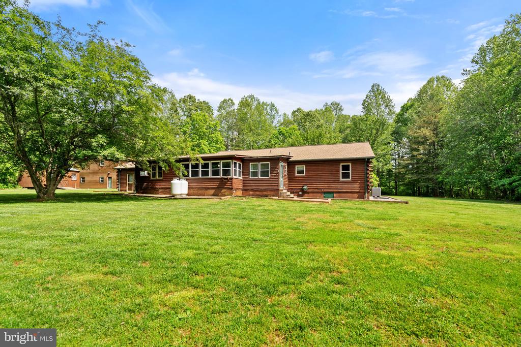 4162 PINEWOOD LN, JEFFERSONTON, Virginia 22724, 5 Bedrooms Bedrooms, ,4 BathroomsBathrooms,Residential,4162 PINEWOOD LN,VACU2010550 MLS # VACU2010550