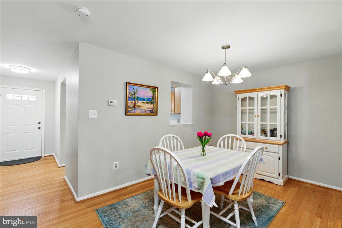 14474 FOUR CHIMNEY DR, CENTREVILLE, Virginia 20120, 3 Bedrooms Bedrooms, ,2 BathroomsBathrooms,Residential,For sale,14474 FOUR CHIMNEY DR,VAFX2235606 MLS # VAFX2235606