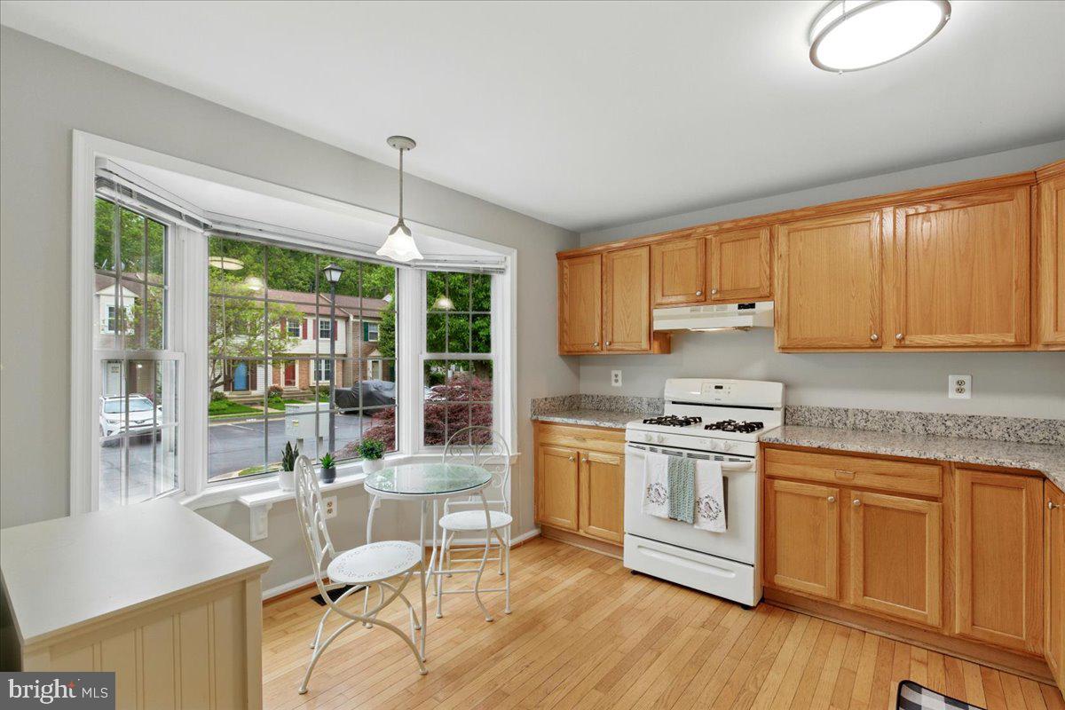 14474 FOUR CHIMNEY DR, CENTREVILLE, Virginia 20120, 3 Bedrooms Bedrooms, ,2 BathroomsBathrooms,Residential,For sale,14474 FOUR CHIMNEY DR,VAFX2235606 MLS # VAFX2235606
