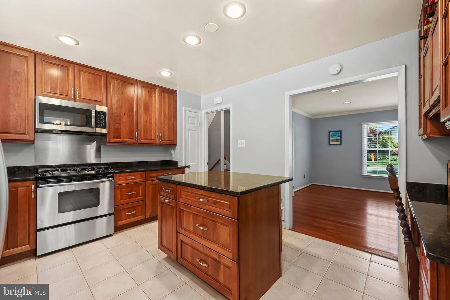 6720 DELAND DR, SPRINGFIELD, Virginia 22152, 5 Bedrooms Bedrooms, ,3 BathroomsBathrooms,Residential,For sale,6720 DELAND DR,VAFX2235632 MLS # VAFX2235632