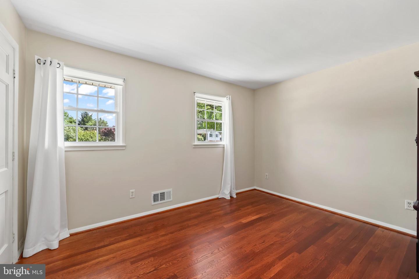 6720 DELAND DR, SPRINGFIELD, Virginia 22152, 5 Bedrooms Bedrooms, ,3 BathroomsBathrooms,Residential,For sale,6720 DELAND DR,VAFX2235632 MLS # VAFX2235632