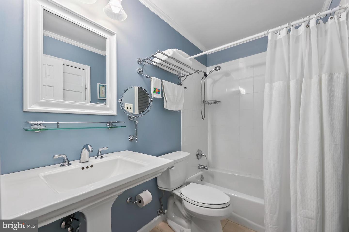 6720 DELAND DR, SPRINGFIELD, Virginia 22152, 5 Bedrooms Bedrooms, ,3 BathroomsBathrooms,Residential,For sale,6720 DELAND DR,VAFX2235632 MLS # VAFX2235632