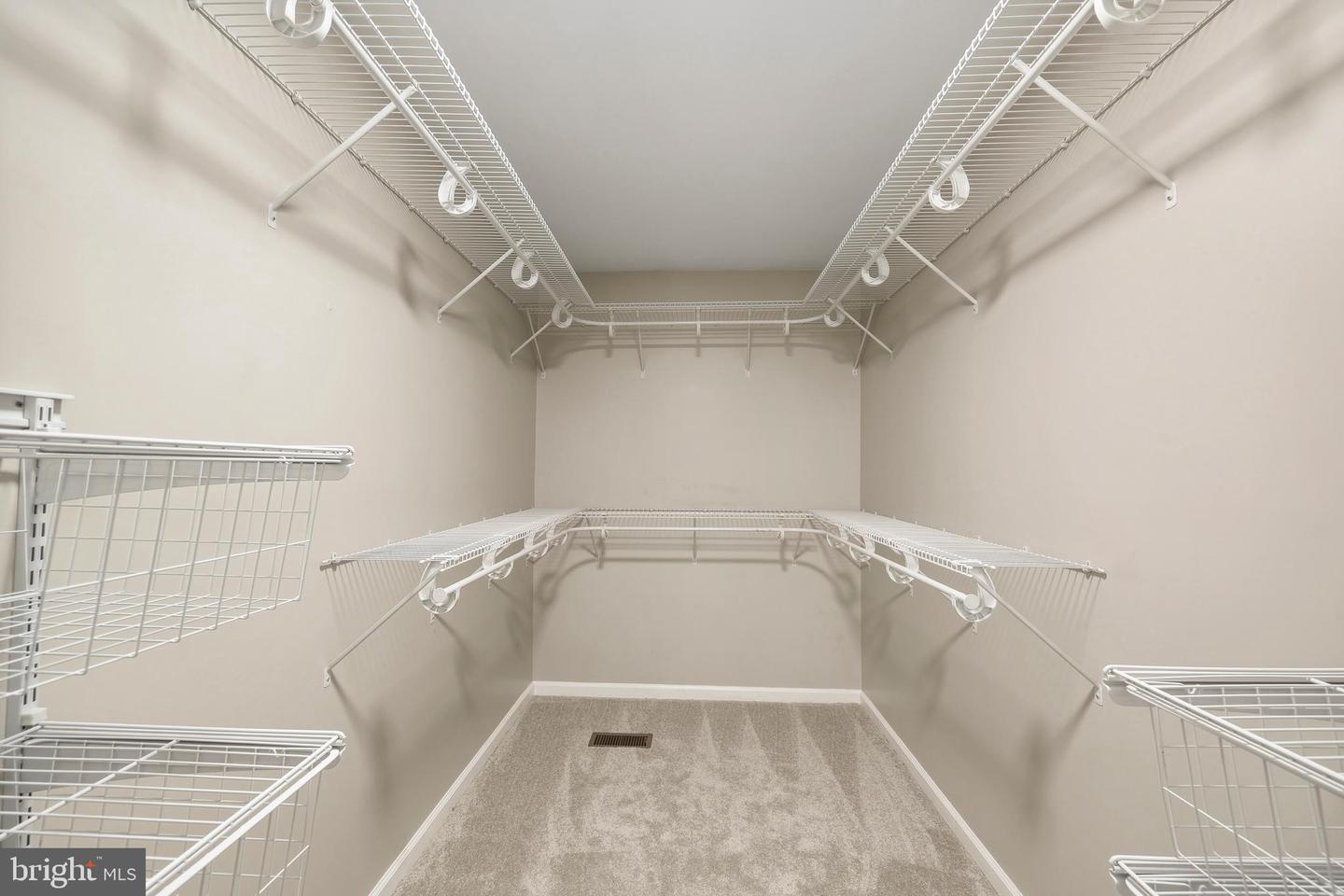 7883 LEROUX LN, MANASSAS, Virginia 20112, 4 Bedrooms Bedrooms, ,3 BathroomsBathrooms,Residential,For sale,7883 LEROUX LN,VAPW2092542 MLS # VAPW2092542