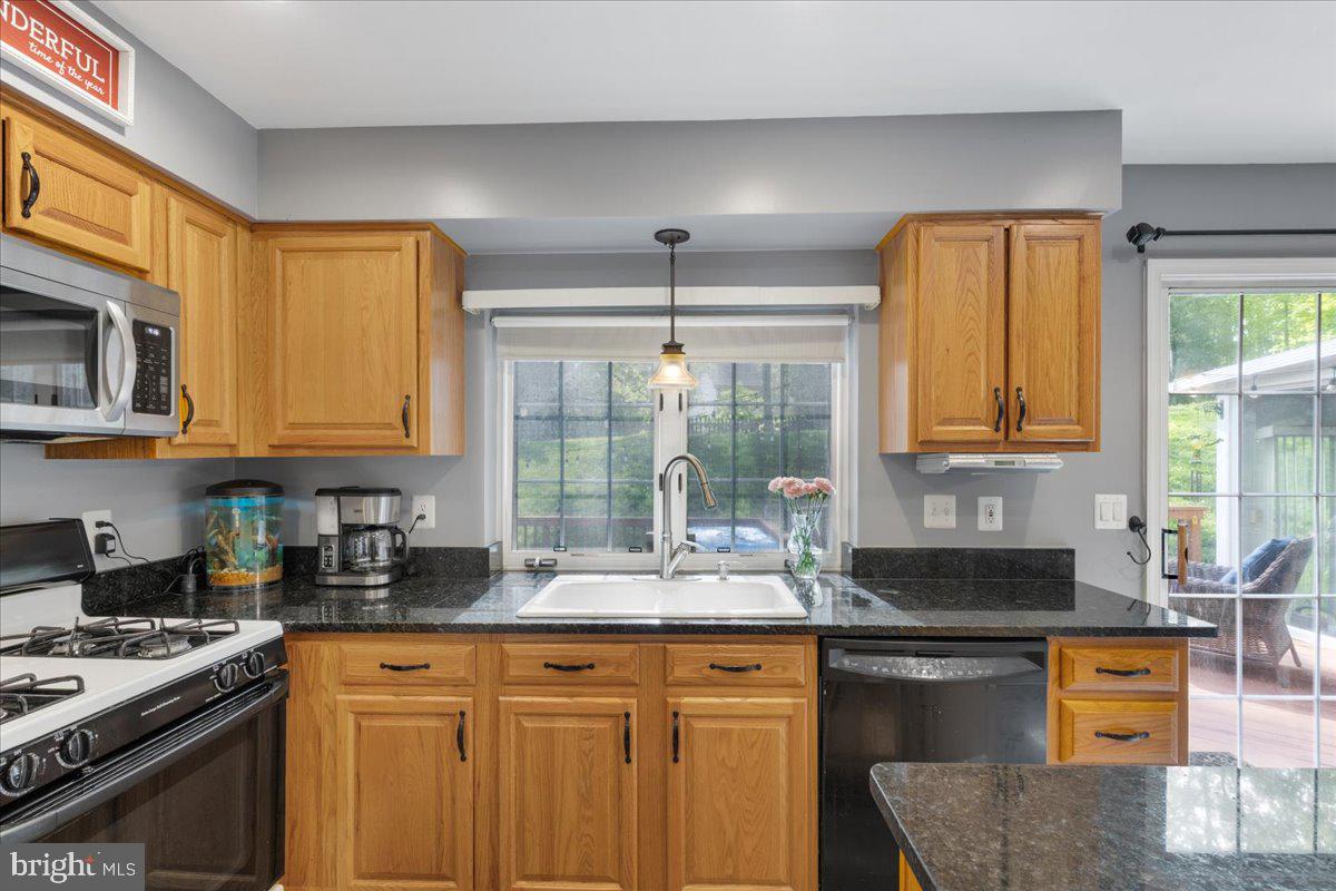 3565 HUMMOCK PL, WOODBRIDGE, Virginia 22192, 4 Bedrooms Bedrooms, ,2 BathroomsBathrooms,Residential,For sale,3565 HUMMOCK PL,VAPW2092546 MLS # VAPW2092546