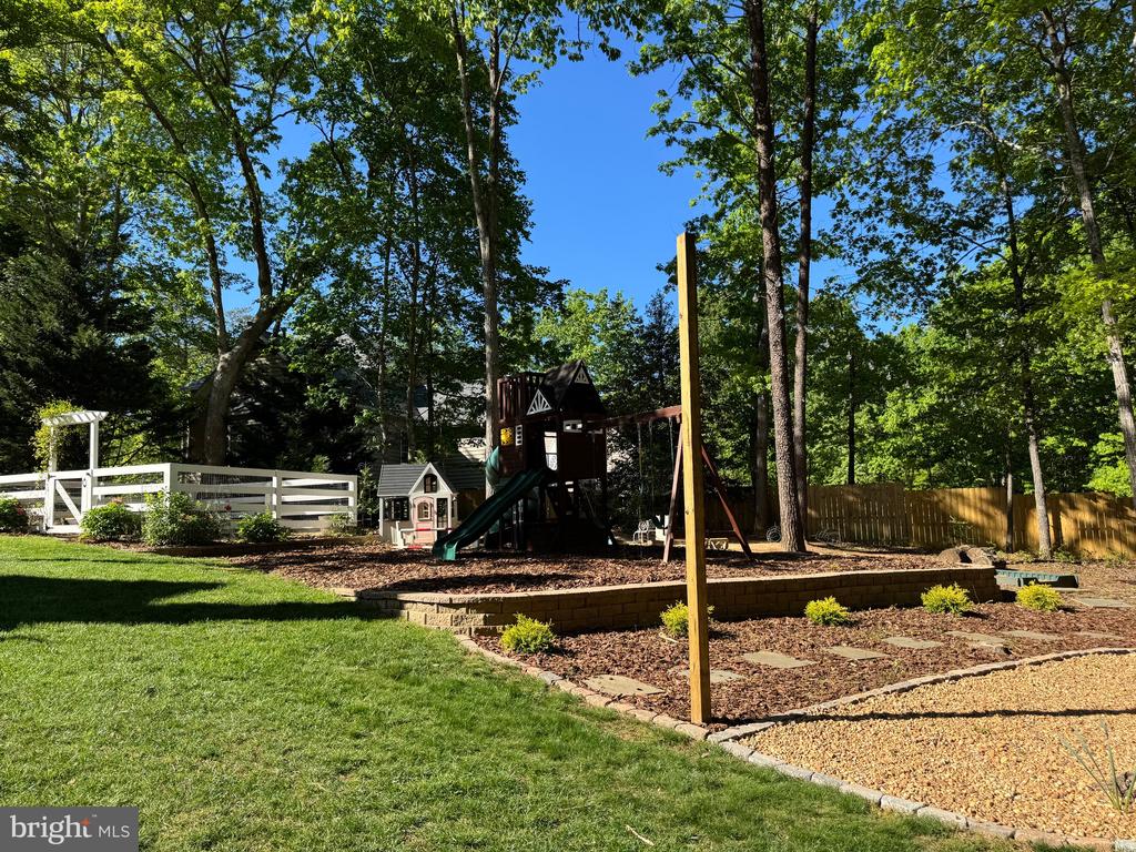 13515 PERIMETER DR, FREDERICKSBURG, Virginia 22407, 5 Bedrooms Bedrooms, ,3 BathroomsBathrooms,Residential,13515 PERIMETER DR,VASP2032992 MLS # VASP2032992