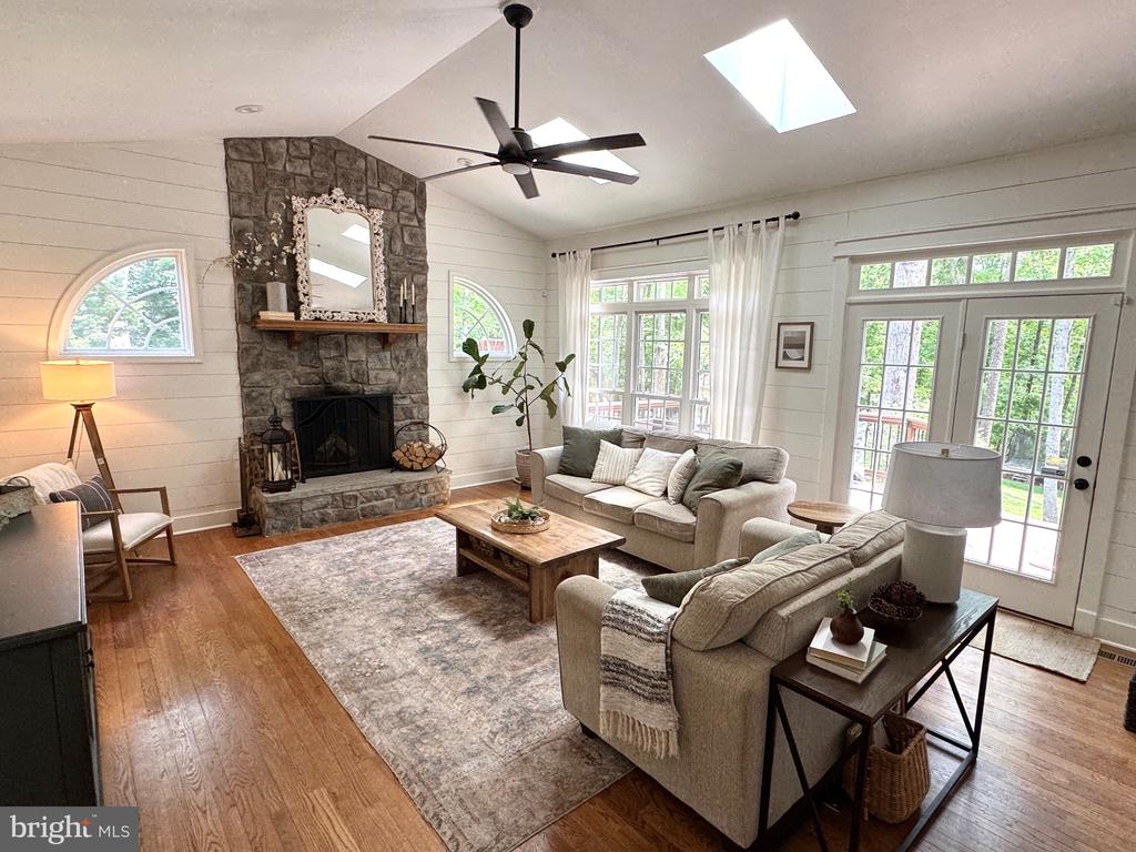 13515 PERIMETER DR, FREDERICKSBURG, Virginia 22407, 5 Bedrooms Bedrooms, ,3 BathroomsBathrooms,Residential,13515 PERIMETER DR,VASP2032992 MLS # VASP2032992