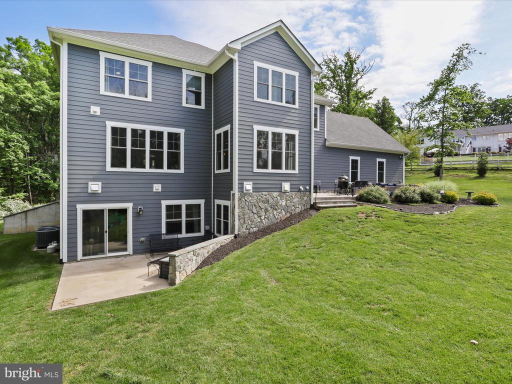 8254 LEES RIDGE RD, WARRENTON, Virginia 20186, 5 Bedrooms Bedrooms, ,4 BathroomsBathrooms,Residential,8254 LEES RIDGE RD,VAFQ2016568 MLS # VAFQ2016568