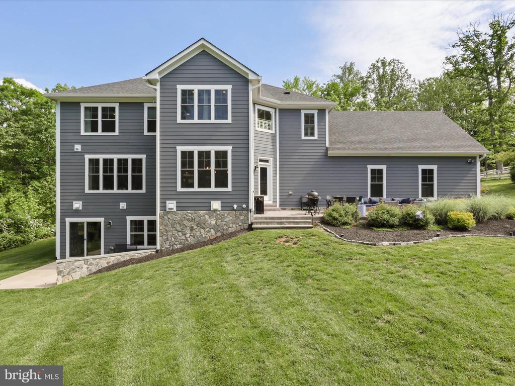 8254 LEES RIDGE RD, WARRENTON, Virginia 20186, 5 Bedrooms Bedrooms, ,4 BathroomsBathrooms,Residential,8254 LEES RIDGE RD,VAFQ2016568 MLS # VAFQ2016568