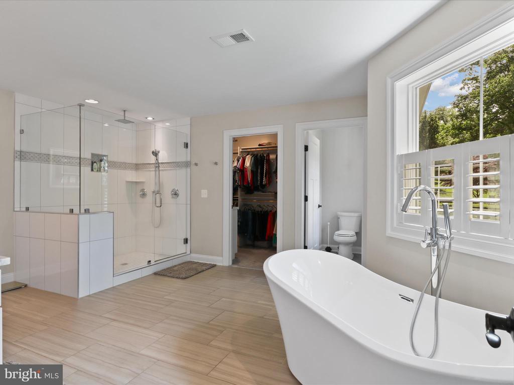 8254 LEES RIDGE RD, WARRENTON, Virginia 20186, 5 Bedrooms Bedrooms, ,4 BathroomsBathrooms,Residential,8254 LEES RIDGE RD,VAFQ2016568 MLS # VAFQ2016568