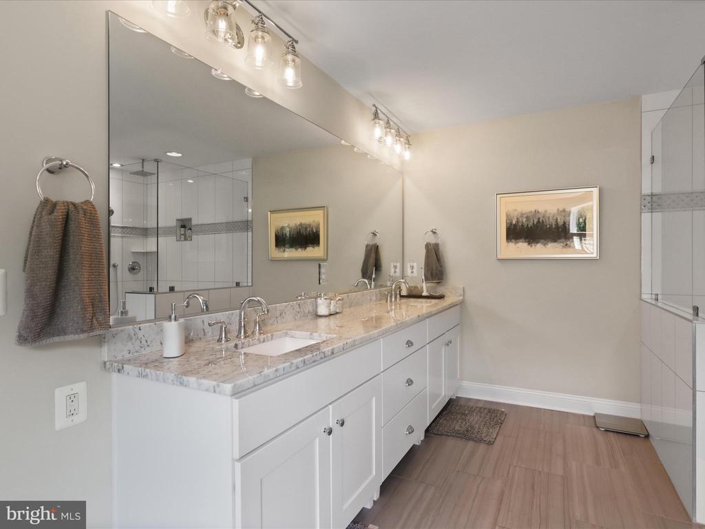 8254 LEES RIDGE RD, WARRENTON, Virginia 20186, 5 Bedrooms Bedrooms, ,4 BathroomsBathrooms,Residential,8254 LEES RIDGE RD,VAFQ2016568 MLS # VAFQ2016568