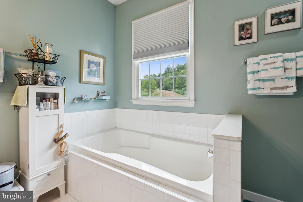 5415 CARPER FARM LN, HUME, Virginia, 3 Bedrooms Bedrooms, ,2 BathroomsBathrooms,Residential,5415 CARPER FARM LN,VAFQ2016470 MLS # VAFQ2016470