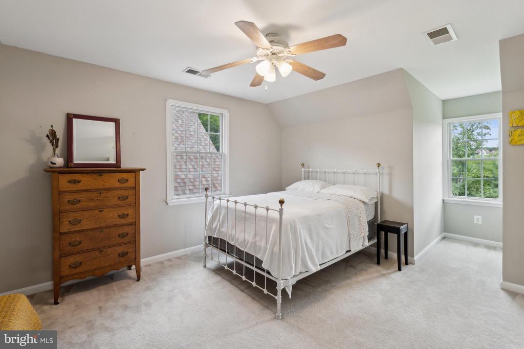 5415 CARPER FARM LN, HUME, Virginia, 3 Bedrooms Bedrooms, ,2 BathroomsBathrooms,Residential,5415 CARPER FARM LN,VAFQ2016470 MLS # VAFQ2016470