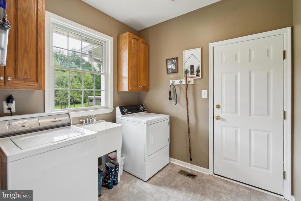 5415 CARPER FARM LN, HUME, Virginia, 3 Bedrooms Bedrooms, ,2 BathroomsBathrooms,Residential,5415 CARPER FARM LN,VAFQ2016470 MLS # VAFQ2016470
