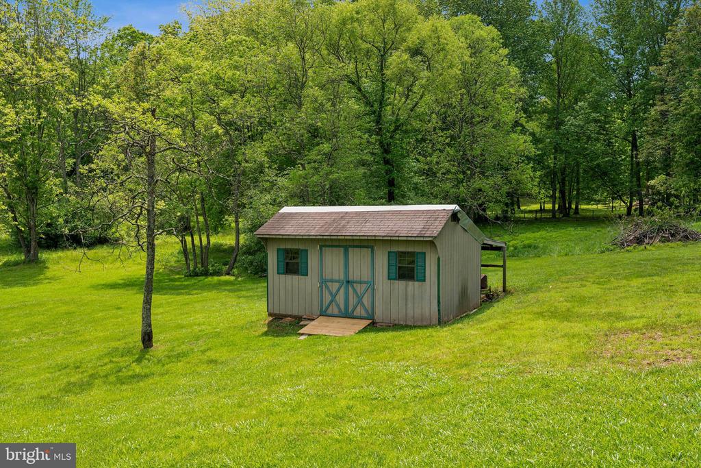 5415 CARPER FARM LN, HUME, Virginia, 3 Bedrooms Bedrooms, ,2 BathroomsBathrooms,Residential,5415 CARPER FARM LN,VAFQ2016470 MLS # VAFQ2016470