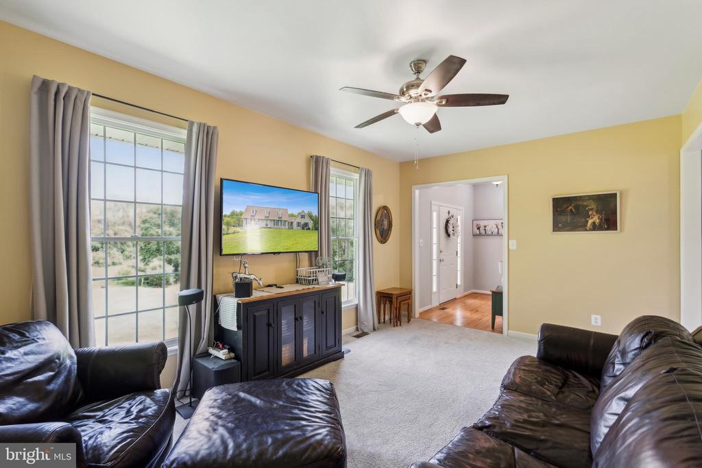 5415 CARPER FARM LN, HUME, Virginia, 3 Bedrooms Bedrooms, ,2 BathroomsBathrooms,Residential,5415 CARPER FARM LN,VAFQ2016470 MLS # VAFQ2016470