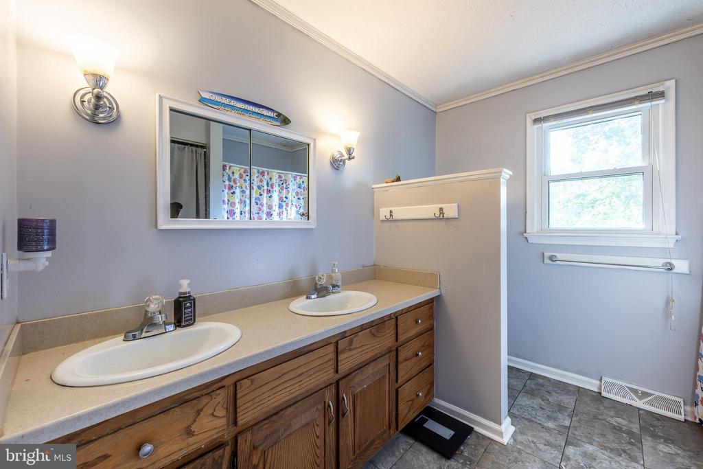 571 CC RD, HOOD, Virginia 22723, 3 Bedrooms Bedrooms, ,2 BathroomsBathrooms,Residential,571 CC RD,VAMA2002222 MLS # VAMA2002222