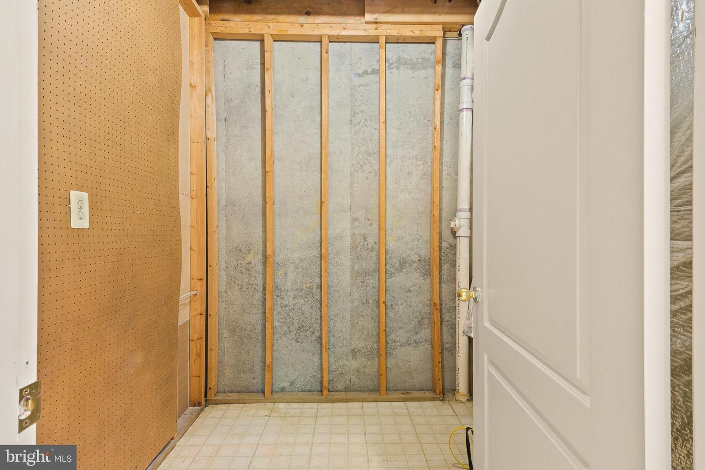 8305 JUDY WITT LN, VIENNA, Virginia 22182, 4 Bedrooms Bedrooms, ,5 BathroomsBathrooms,Residential,For sale,8305 JUDY WITT LN,VAFX2235690 MLS # VAFX2235690