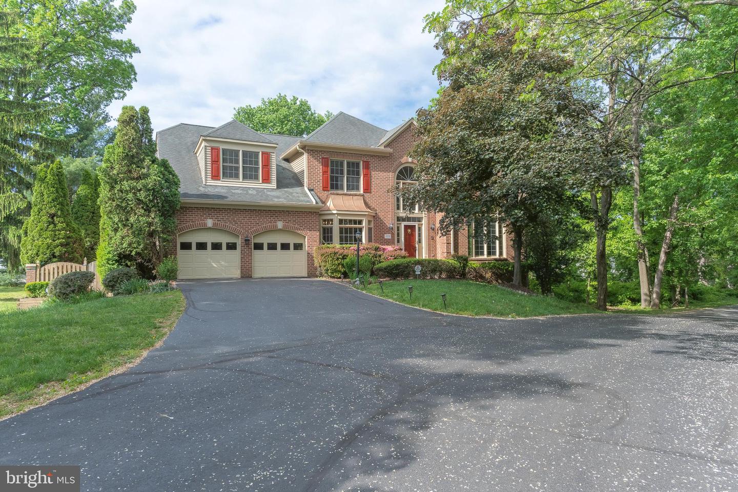 8305 JUDY WITT LN, VIENNA, Virginia 22182, 4 Bedrooms Bedrooms, ,5 BathroomsBathrooms,Residential,For sale,8305 JUDY WITT LN,VAFX2235690 MLS # VAFX2235690