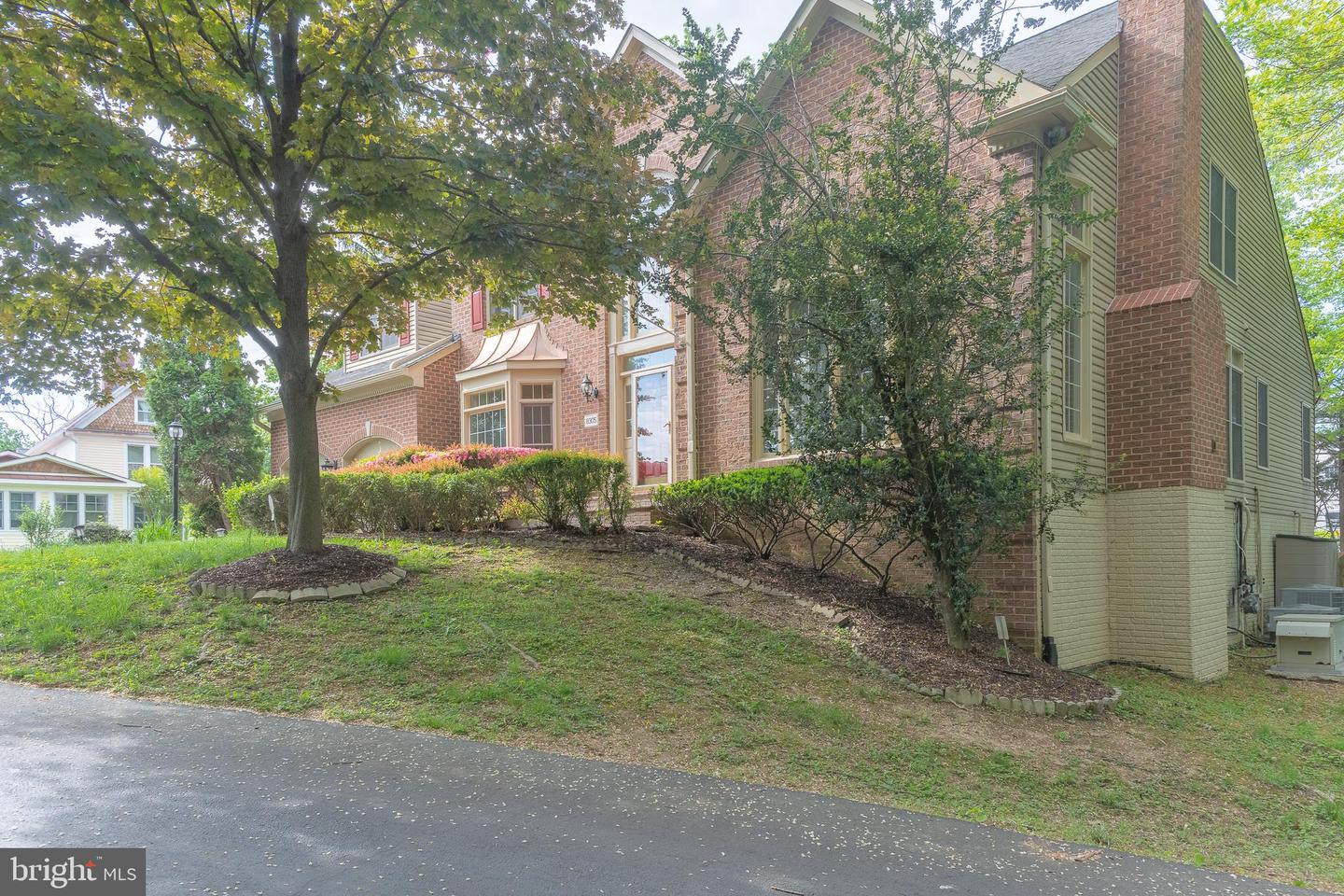 8305 JUDY WITT LN, VIENNA, Virginia 22182, 4 Bedrooms Bedrooms, ,5 BathroomsBathrooms,Residential,For sale,8305 JUDY WITT LN,VAFX2235690 MLS # VAFX2235690