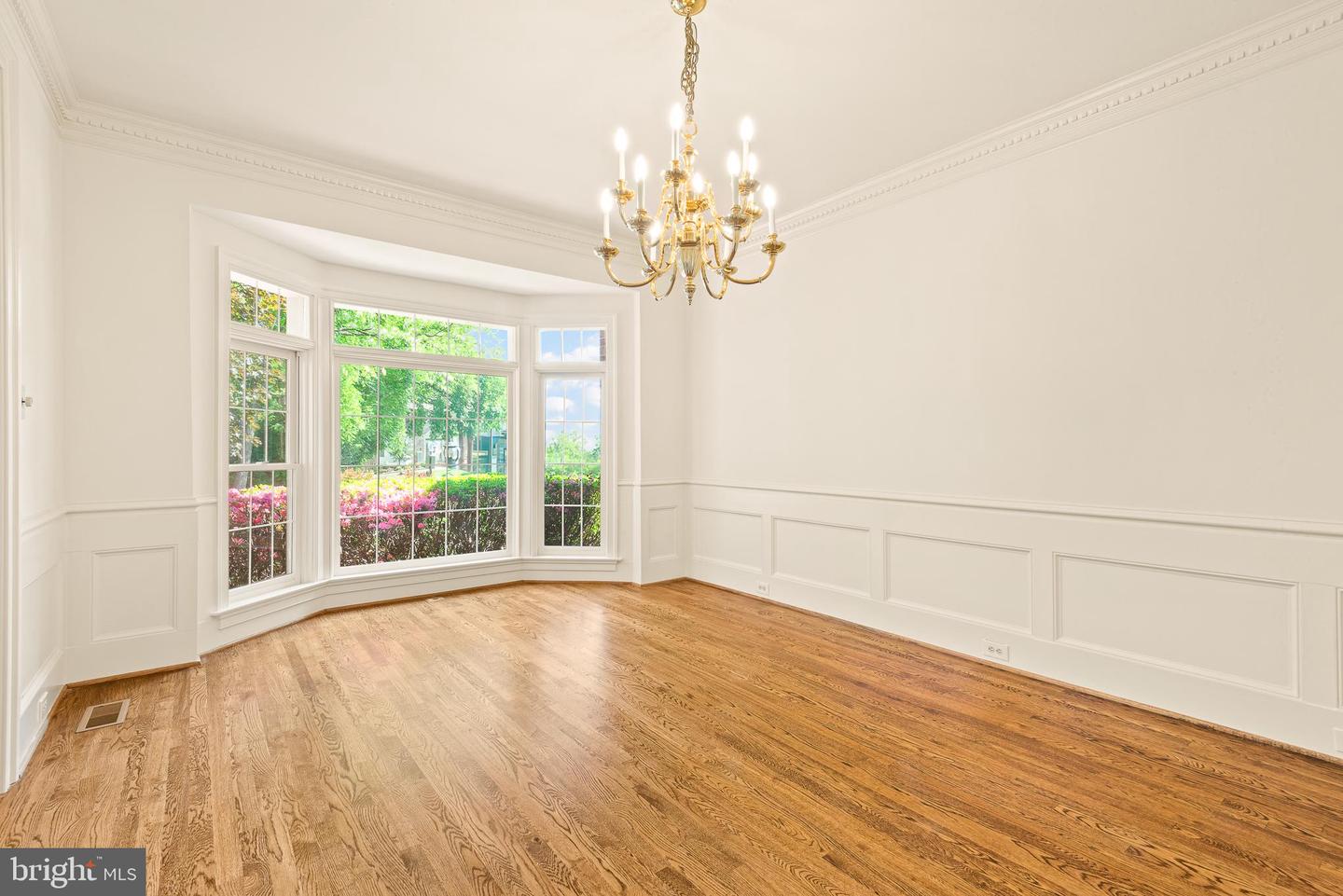 8305 JUDY WITT LN, VIENNA, Virginia 22182, 4 Bedrooms Bedrooms, ,5 BathroomsBathrooms,Residential,For sale,8305 JUDY WITT LN,VAFX2235690 MLS # VAFX2235690