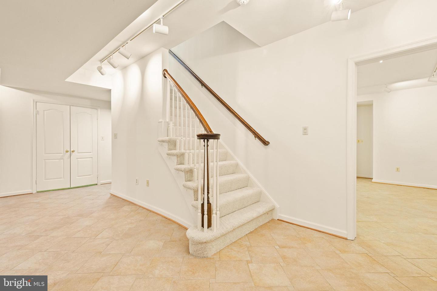 8305 JUDY WITT LN, VIENNA, Virginia 22182, 4 Bedrooms Bedrooms, ,5 BathroomsBathrooms,Residential,For sale,8305 JUDY WITT LN,VAFX2235690 MLS # VAFX2235690